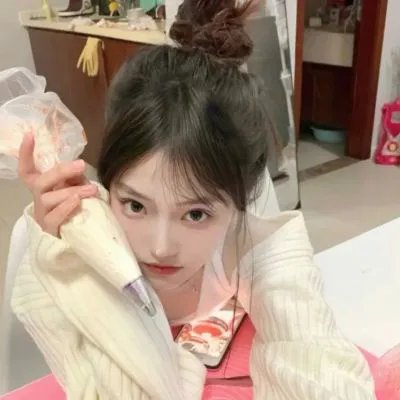 裹头巾的女人